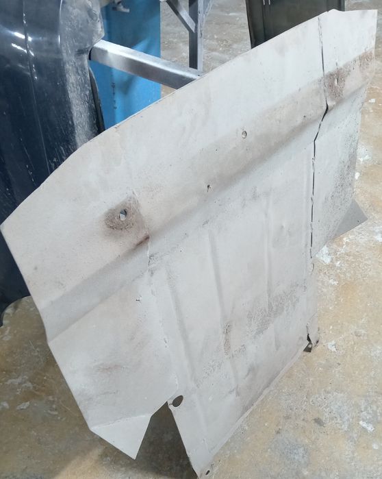 Продам защиту картера двигателя VW Golf 4