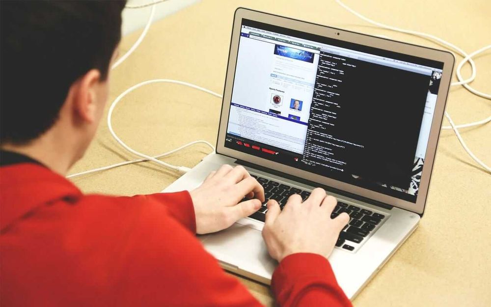 Онлайн компьютер хизматлари, Онлайн компьютерные услуги