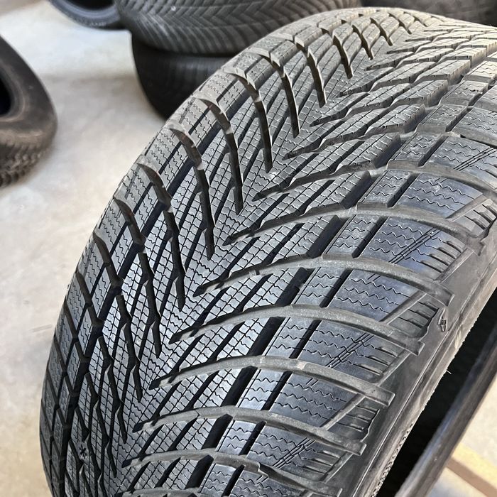O BUCATA Anvelopa 245 40 18 Goodyear DOT 2024