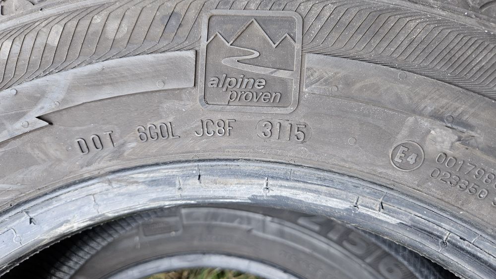 2бр гуми 215 65 16С семперит