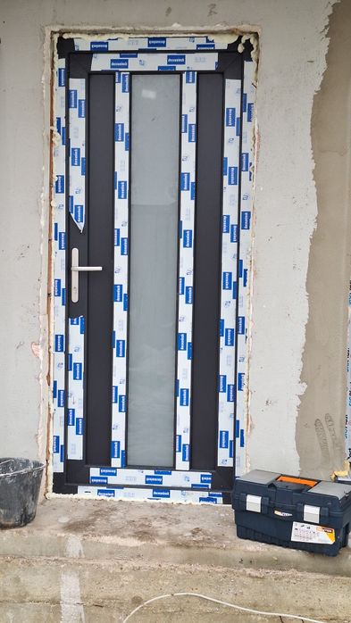 Service [reparații ferestre și uși termopan]