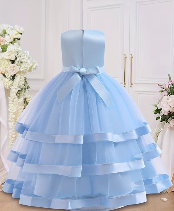 Нарчдное платье для девочки