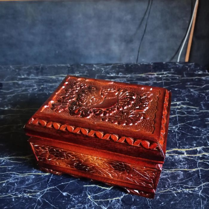 Шкатулки резные подарочные