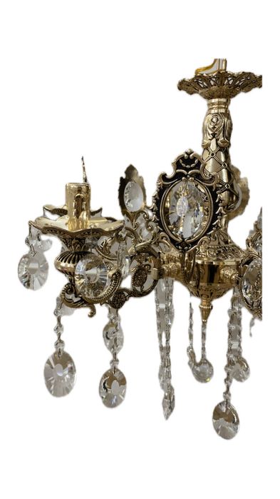 Продам шикарную шестирожковую люстру