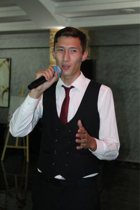 Тамада,Асаба,Ведущий.