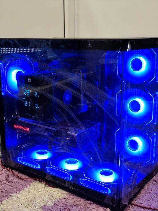 PC Gaming I7 10700K. Monitor 32  și birou gaming