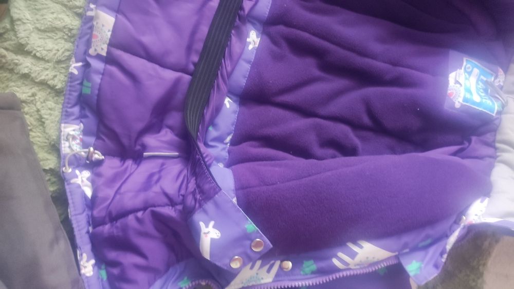 Продам зимний комбинезон на девочку !