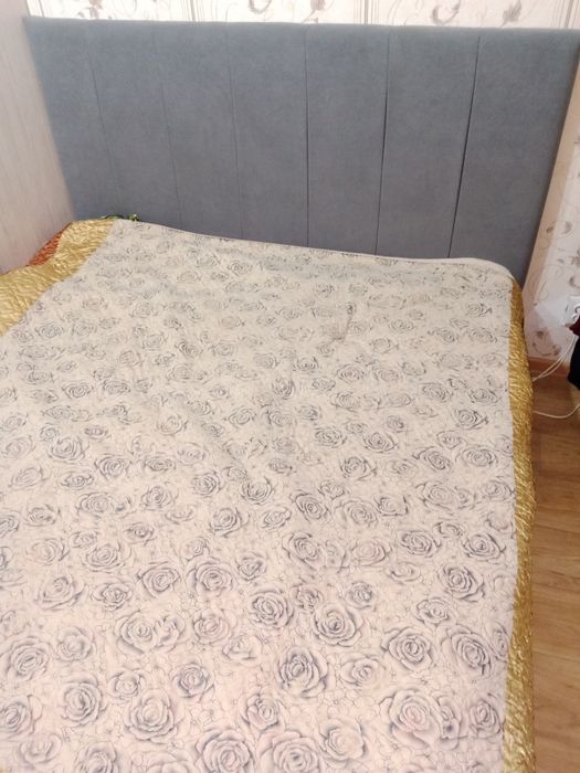 Продается двух спальная кровать