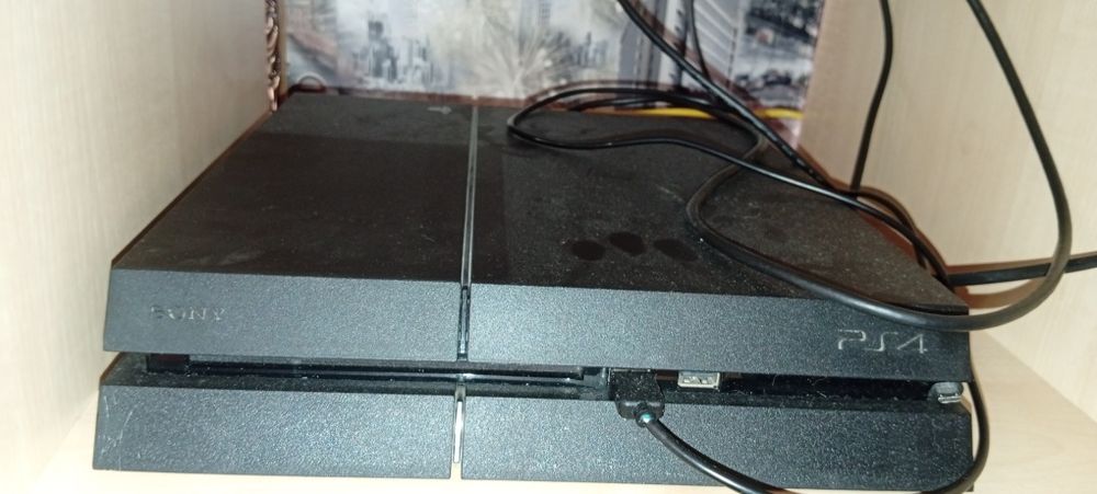 Плейстайшен 4 продам