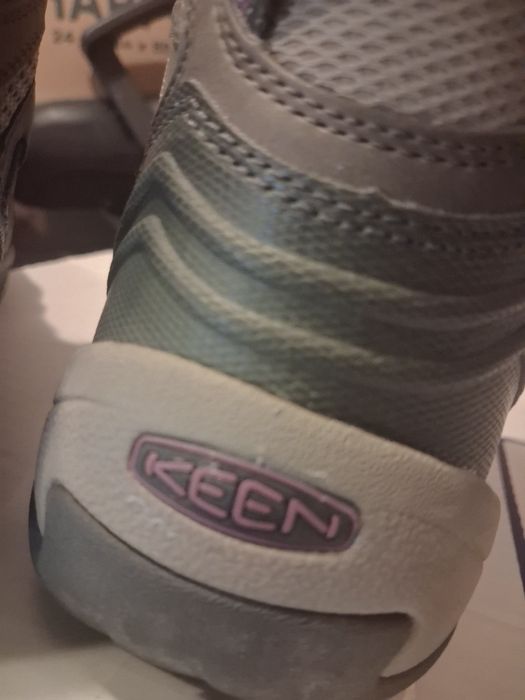 Туристически обувки Keen