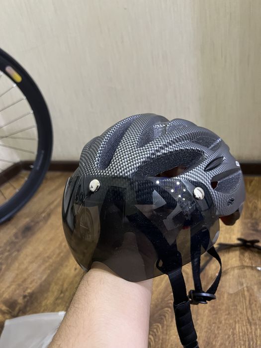 Шоссейный велосипед Trinx 2.1 + шлем