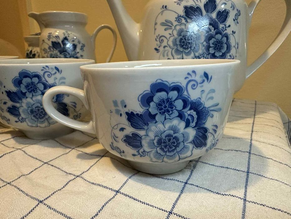 Порцеланов сервиз Китка