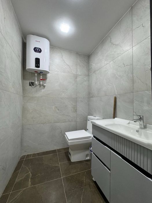 Гидромедцентр/Юнусабад - Продается нежилое помещение вдоль дороги 80м2