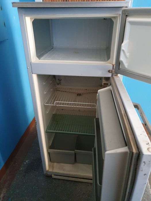 Холоделник 2 та сотилади