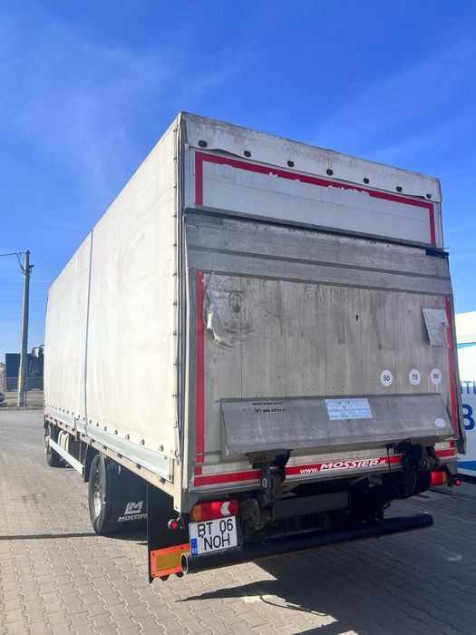 Camion DAF LF 250 FA- 16 tone- prelata cu lift