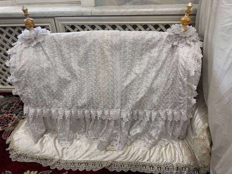 Yangi beshik korpachalari bilan sotiladi