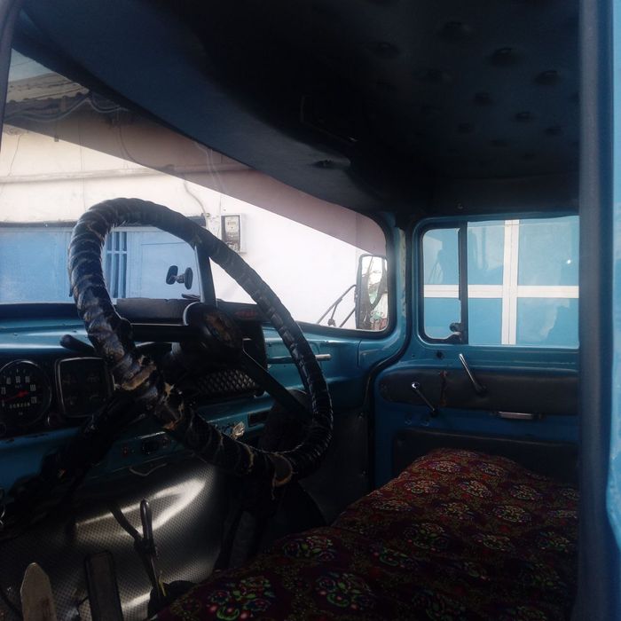 Зил 130 сотилади