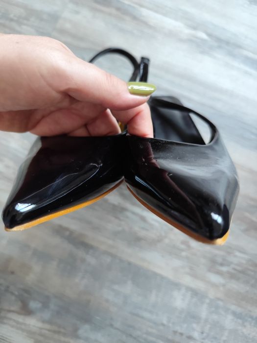 Официални обувки с отворена пета