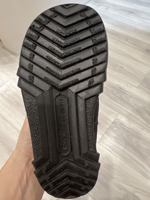 Продам детскую обувь