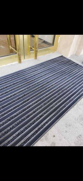 Придверная решетка металлическая