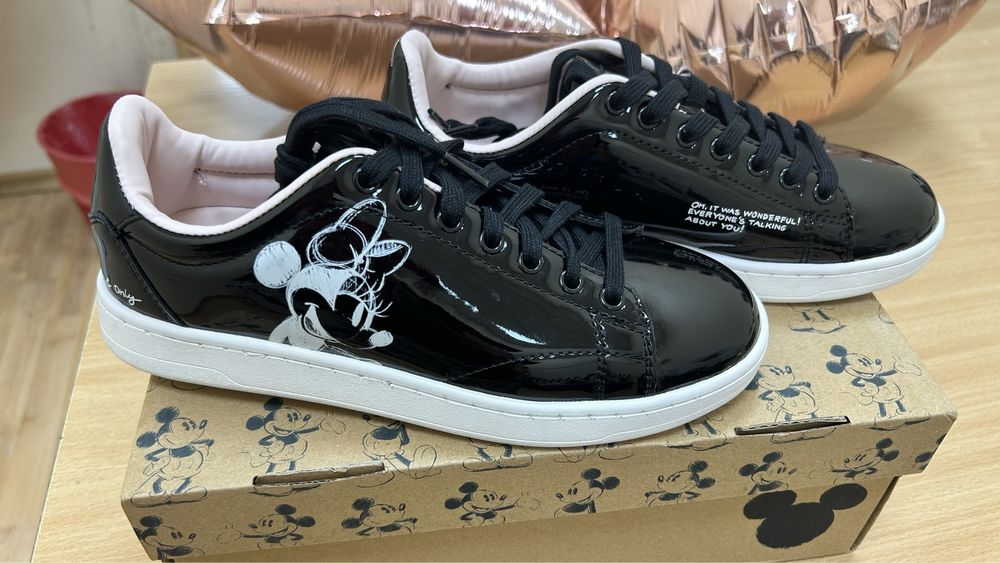 Нови кецове Мини Маус