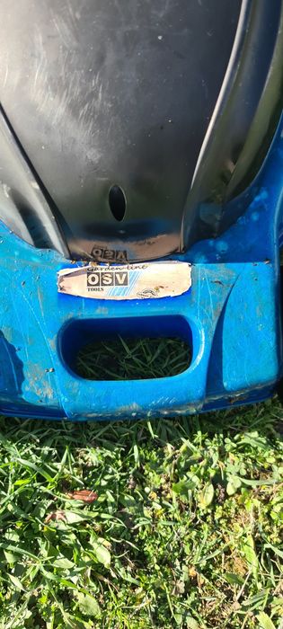 Masina de tuns iarba