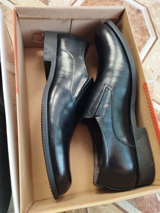 Продам срочно обувь.