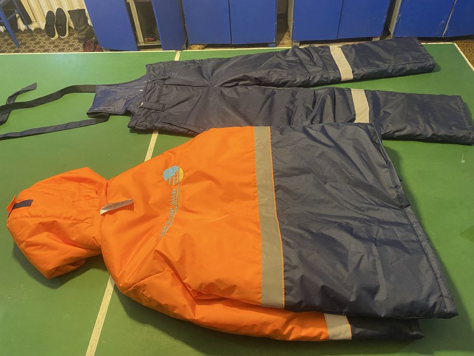 Продам спец одежду