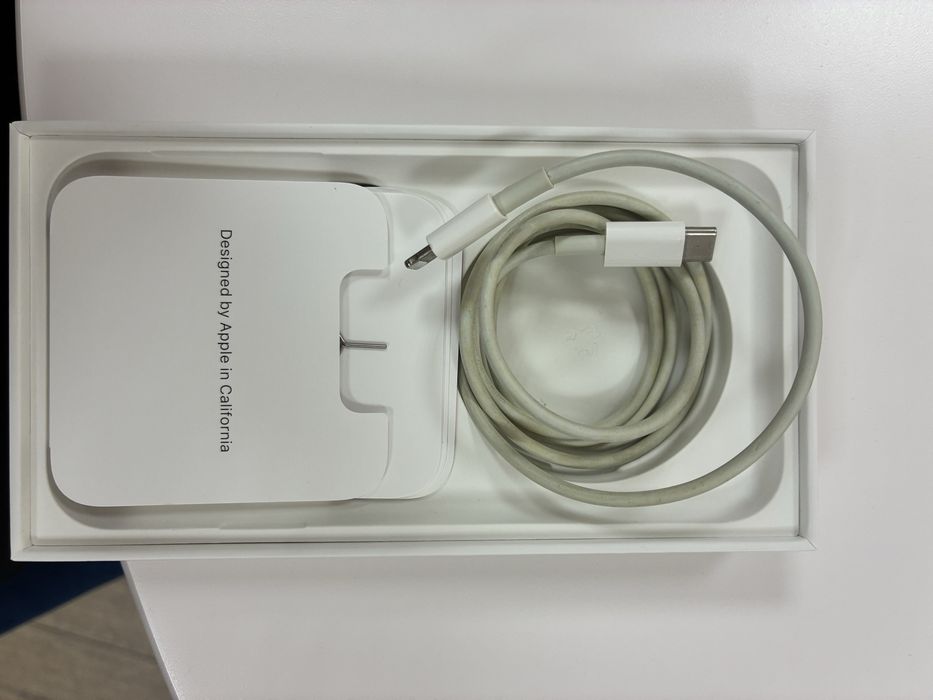 Iphone 11 с 64 GB памет