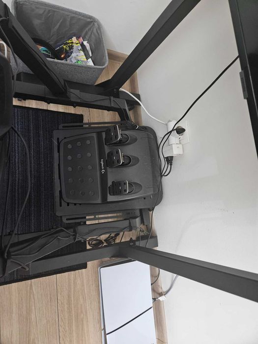 Cockpit gaming + stand monitor + volan, pedale, schimbator
