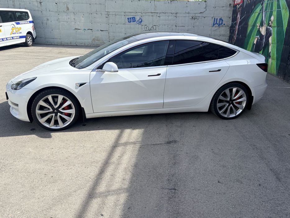 Tesla Model 3 Performance