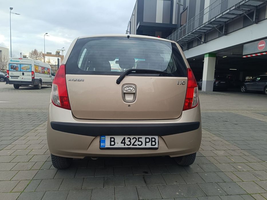 Продавам Хюндай I 10