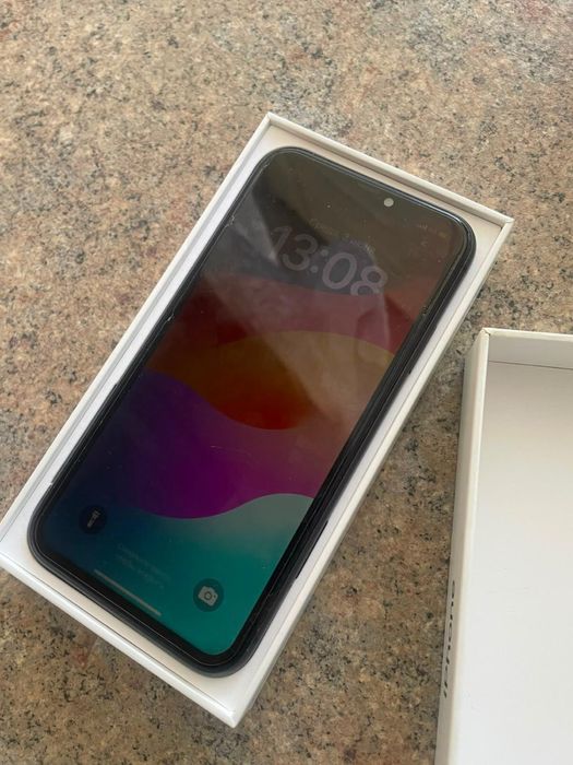 Астана iPhone 11, б/у  продам срочно