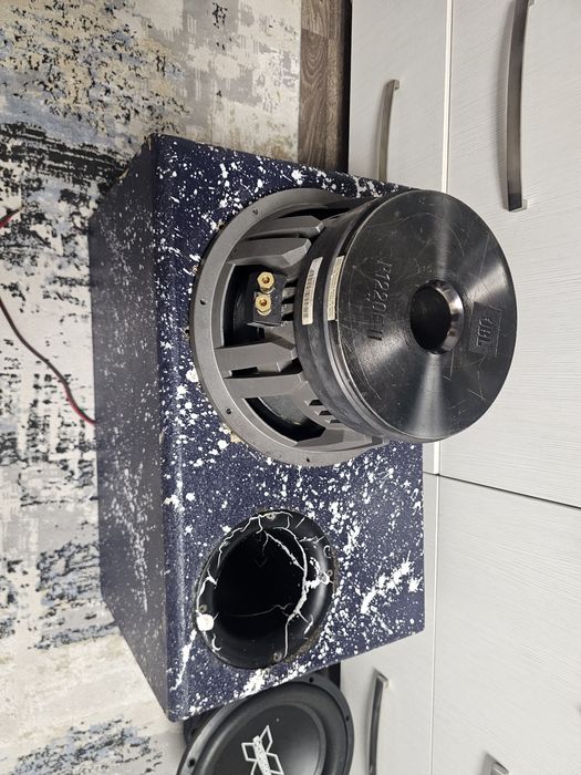 Subwoofer auto Jbl 1600w 12