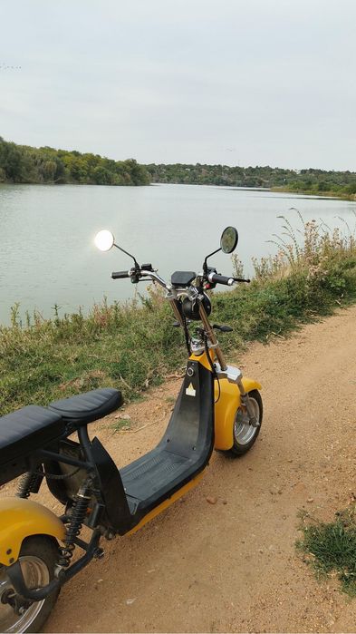 Vand scuter electric 2000w, doua baterii de 20 Ah