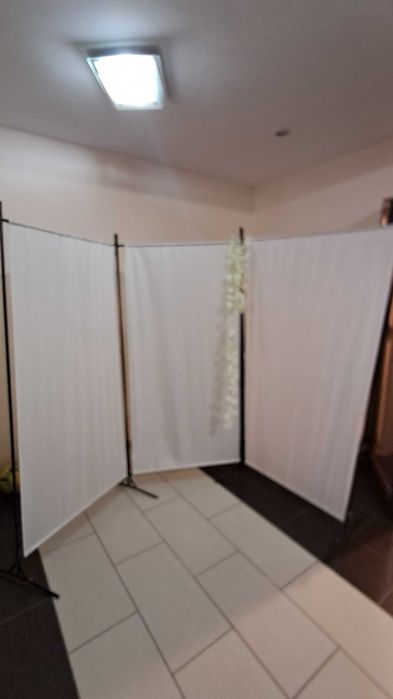 Paravan cu 3 separatoare, ca si nou .  L/H=240/180