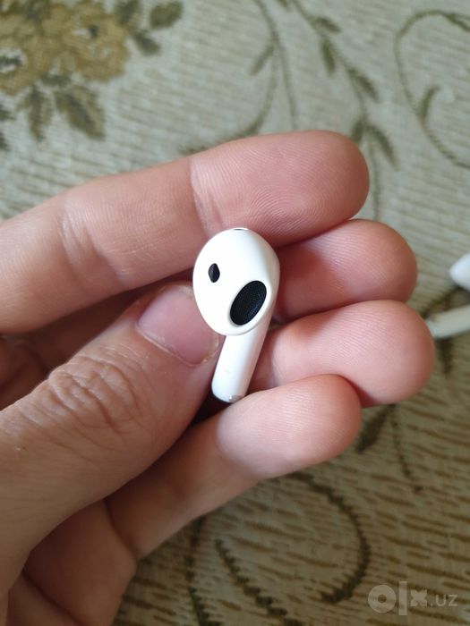 Продам оригинальный наушник Airpods 3 правый