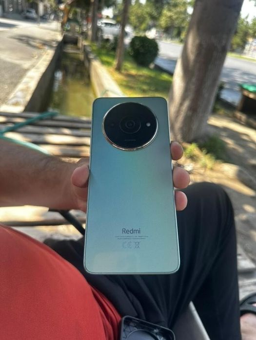 Redmi a3x sotiladi srochni dakument karopka bor xotirasi 64gb holati i