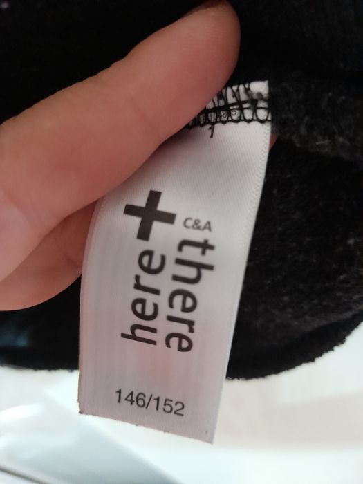 Pulovere și tricouri cu mânecă lunga, 10-14 ani, in stare excelenta.