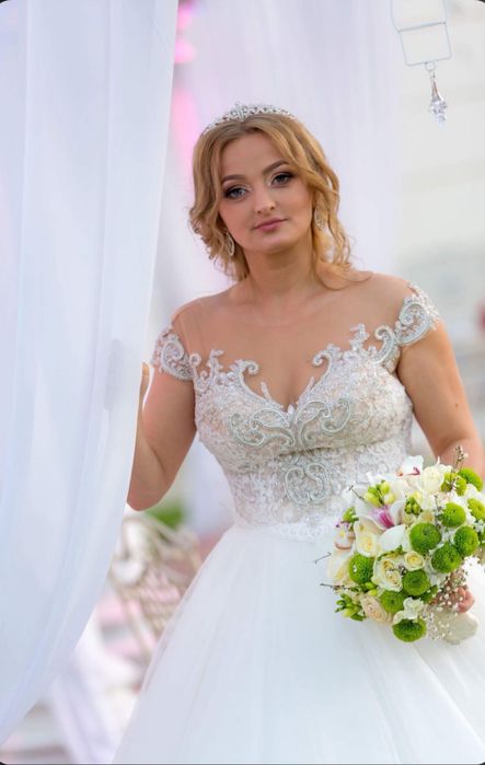 Rochie de mireasa tip printesa