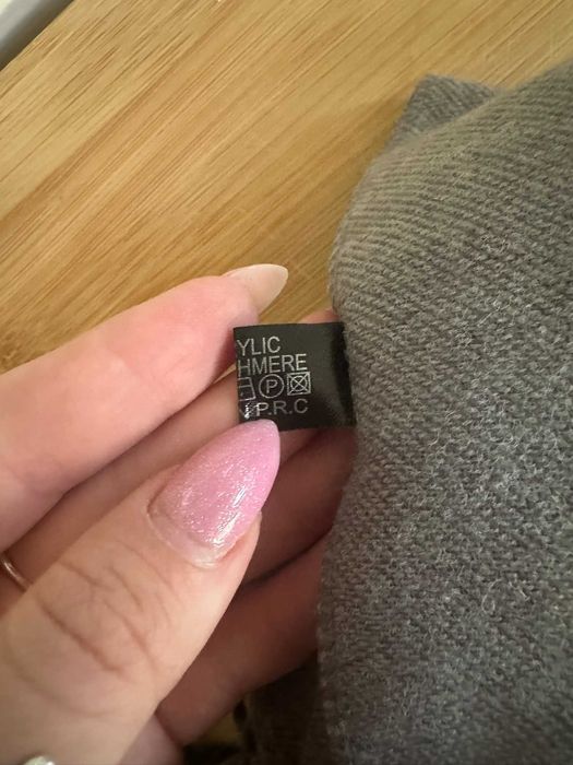 Дамски кашмирен шал с пеперуди