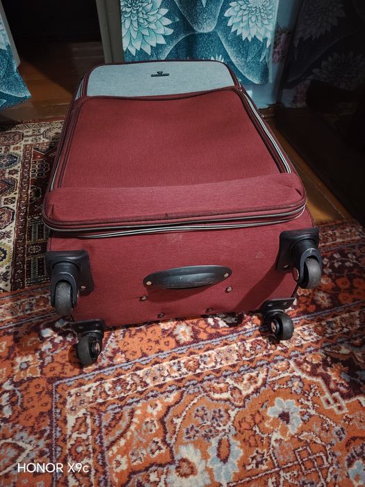 Продам чемодан...