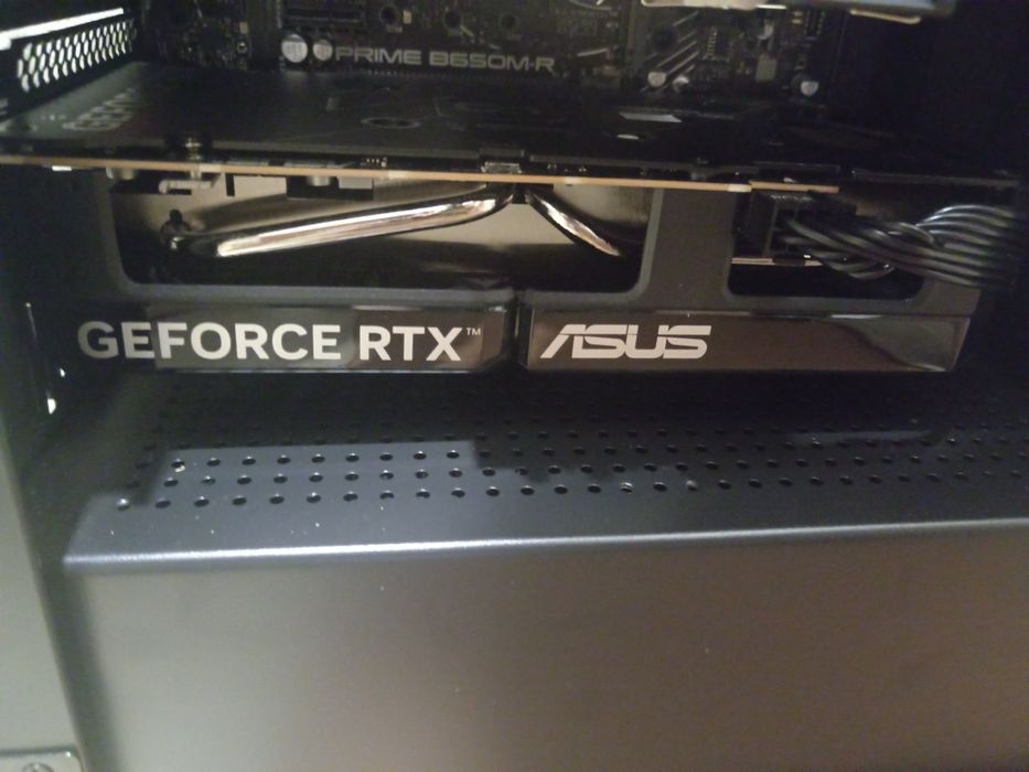 Видеокарта Rtx 5060 8 gb asus