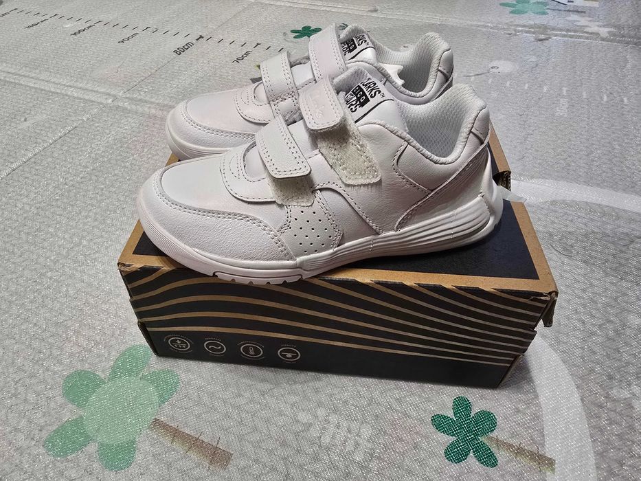 Детски маратонки от естествена кожа Clarks 26-27номер.