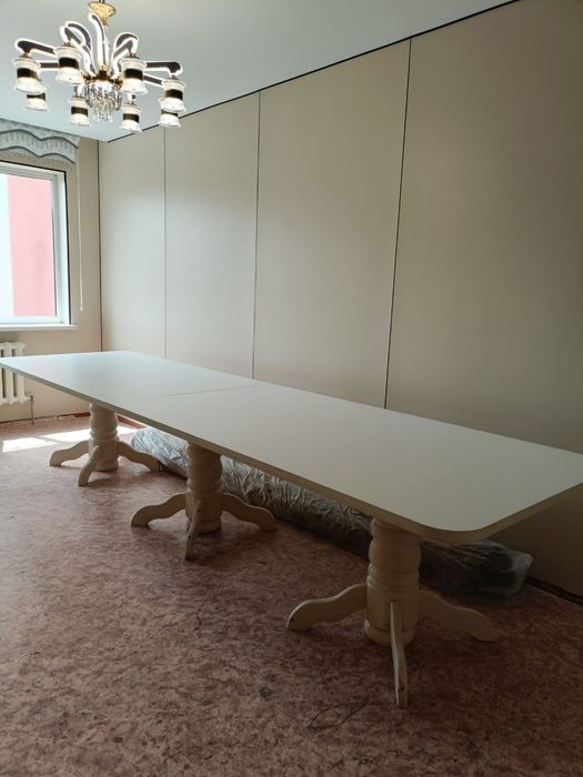 Стол для гостиной