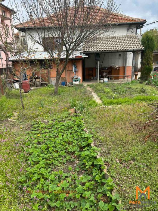 Продажба Къща гр. Севлиево - гр. Севлиево 83m² и двор 216m²