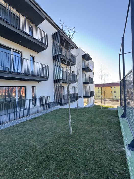 Apartament 3 camere 56mp + terasa 5mp  Zona Regal