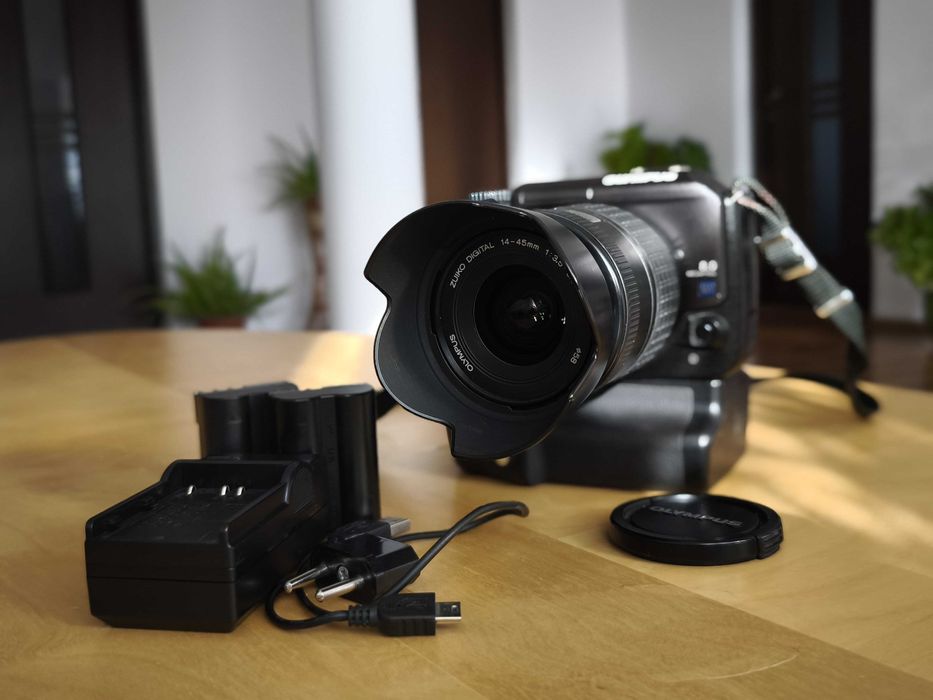 Olympus HLD-9 Grip D'alimentation Pour E-M1II, Noir