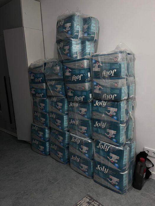 Продается памперсы JOLY M