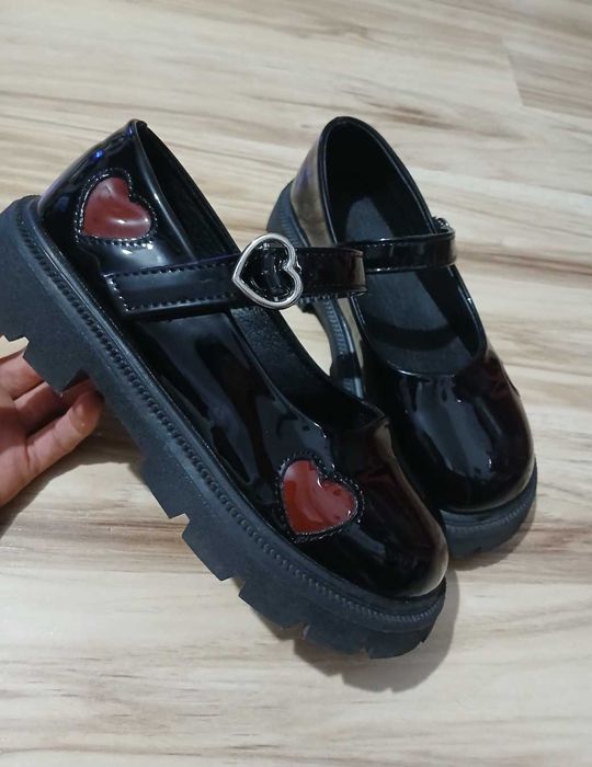 Pantofi pt fete,usori,comozi si foarte frumosi,mar.34((21.7 cm int))